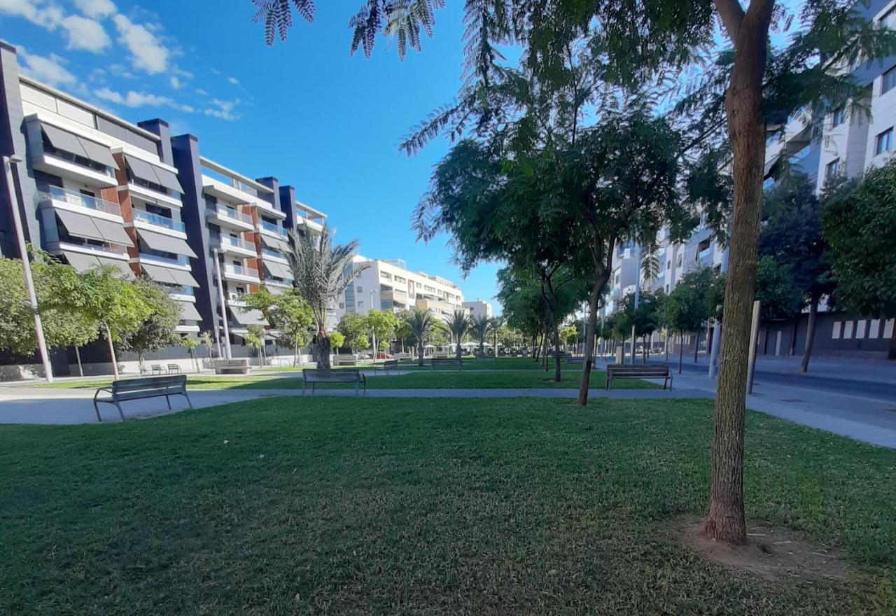Appartamento Piso céntrico con piscina,parking y jacuzzi Cordova Esterno foto